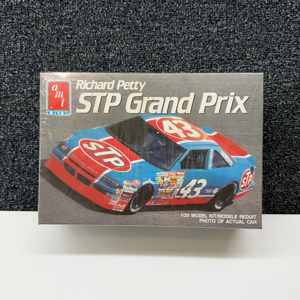 AMT ERTL Richard Petty STP Grand Prix 1/25 Model‎ Kit NASCAR 43 Pontiac 6728 NEW